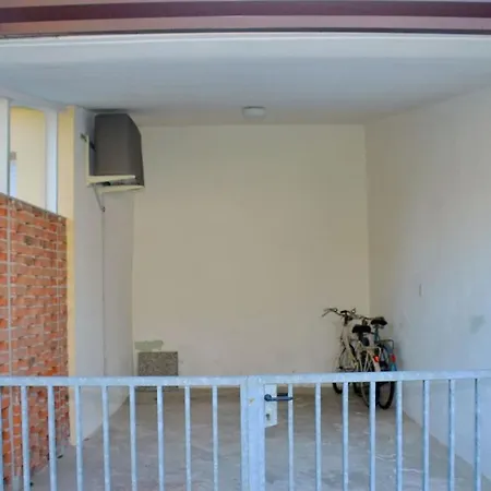 Homely Flat For 5, In A Area In Appartement *