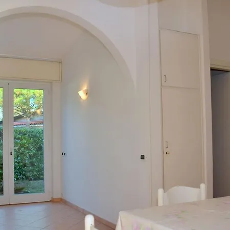 Homely Flat For 5, In A Area In * Bibione