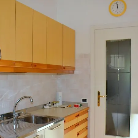 Homely Flat For 5, In A Area In