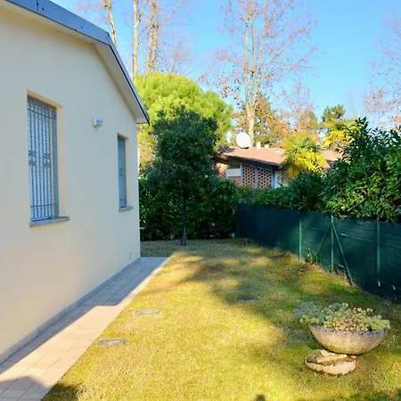 Homely Flat For 5, In A Area In Appartement *