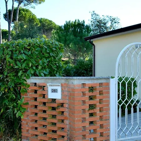 Homely Flat For 5 In A Area In Appartement Bibione